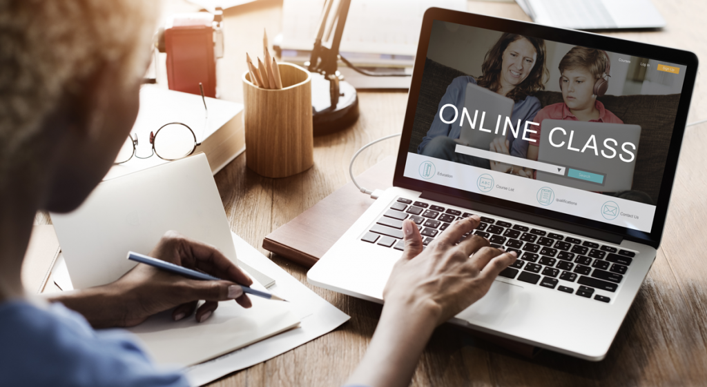 آموزش آنلاین و کلاس مجازی